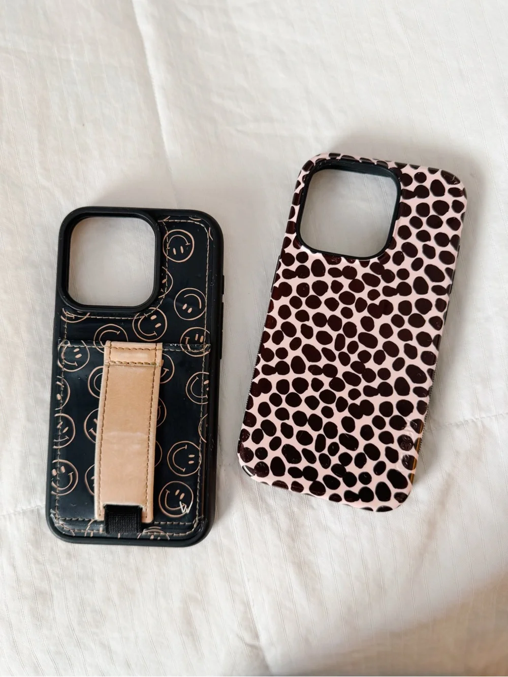 Walli & Caseli iPhone 15 Pro cases Leopard and smiles